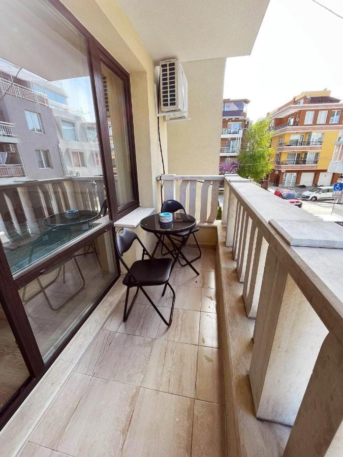 Lovely Studio Apartment On The Beach ブルガス エクステリア 写真