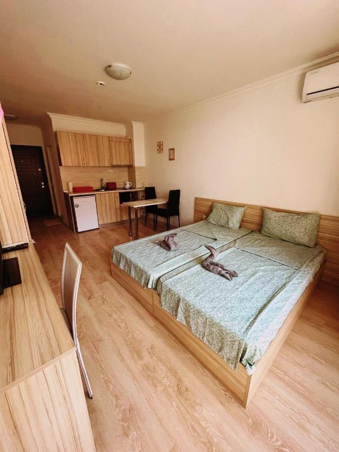 Lovely Studio Apartment On The Beach ブルガス エクステリア 写真