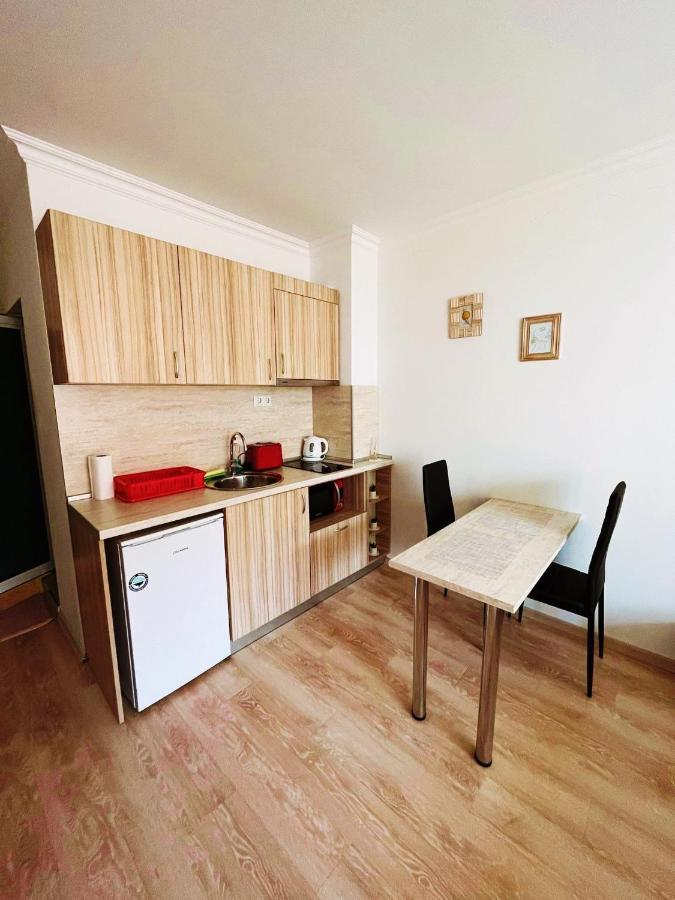 Lovely Studio Apartment On The Beach ブルガス エクステリア 写真