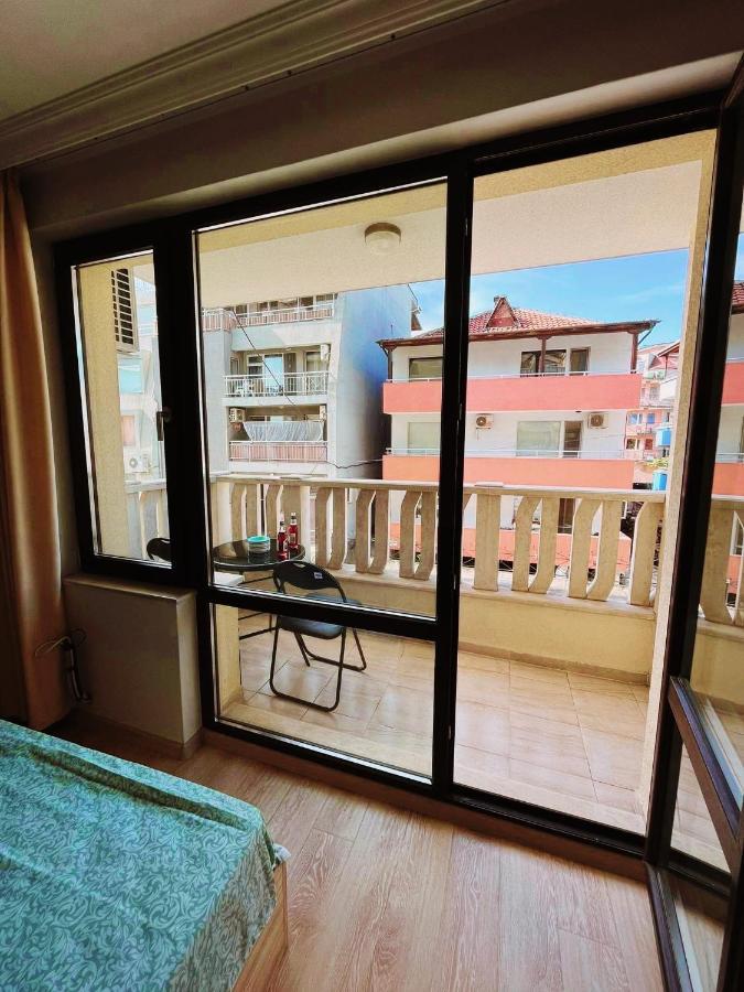 Lovely Studio Apartment On The Beach ブルガス エクステリア 写真